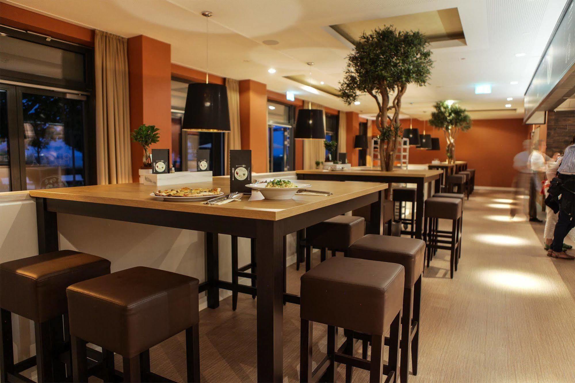 Seetelhotel Kaiserstrand Beachhotel Херингсдорф Екстериор снимка