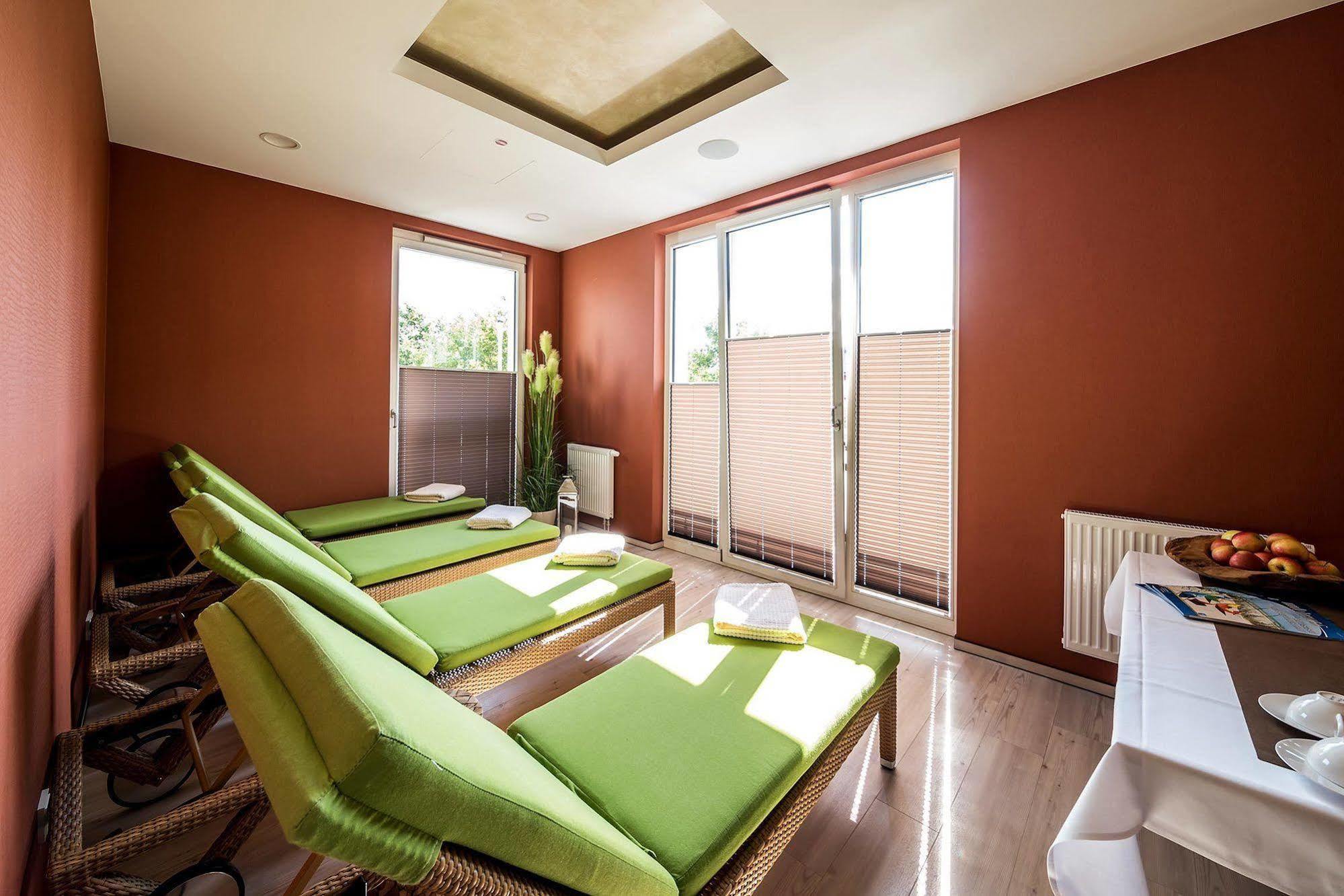 Seetelhotel Kaiserstrand Beachhotel Херингсдорф Екстериор снимка
