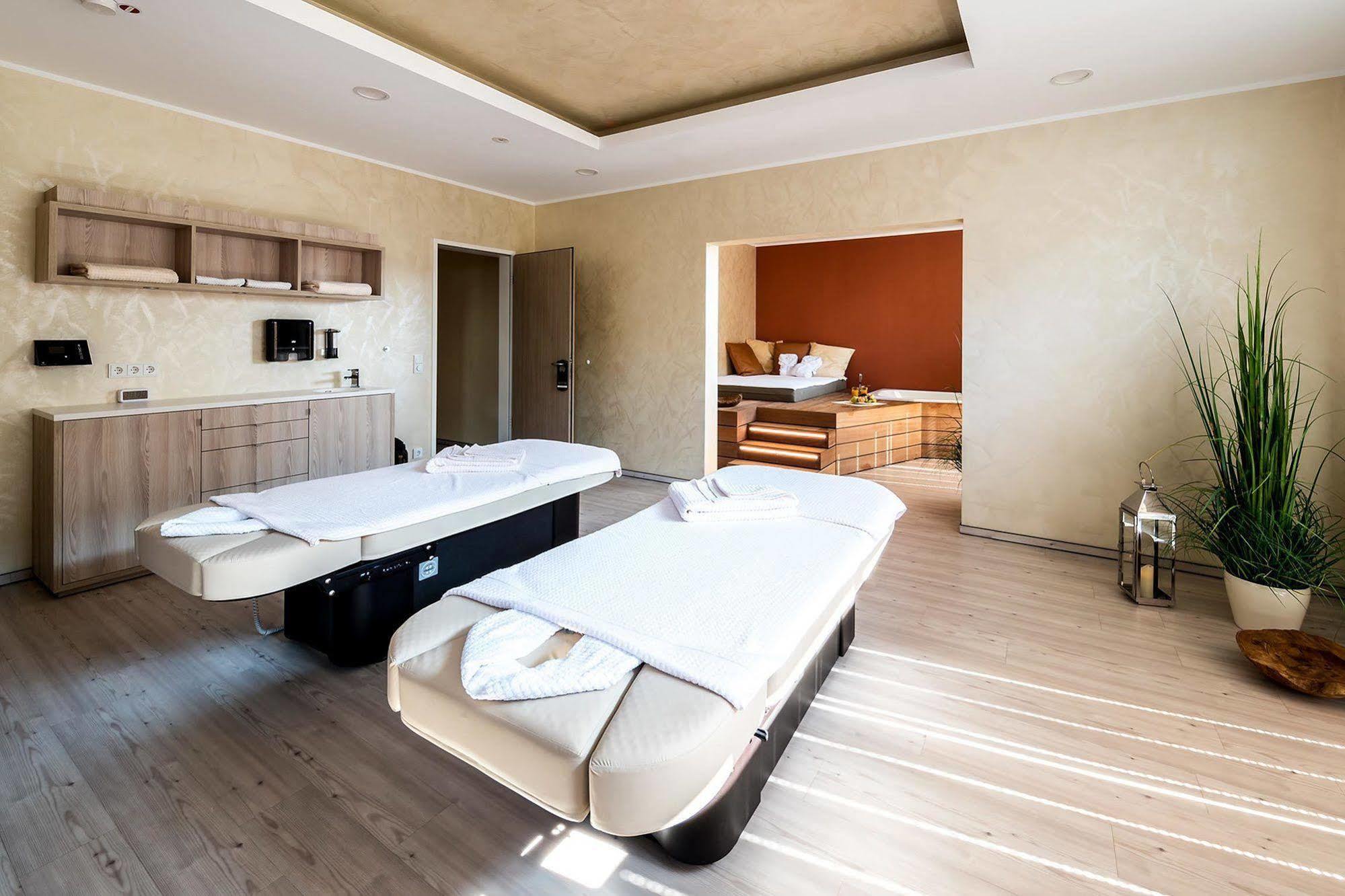 Seetelhotel Kaiserstrand Beachhotel Херингсдорф Екстериор снимка